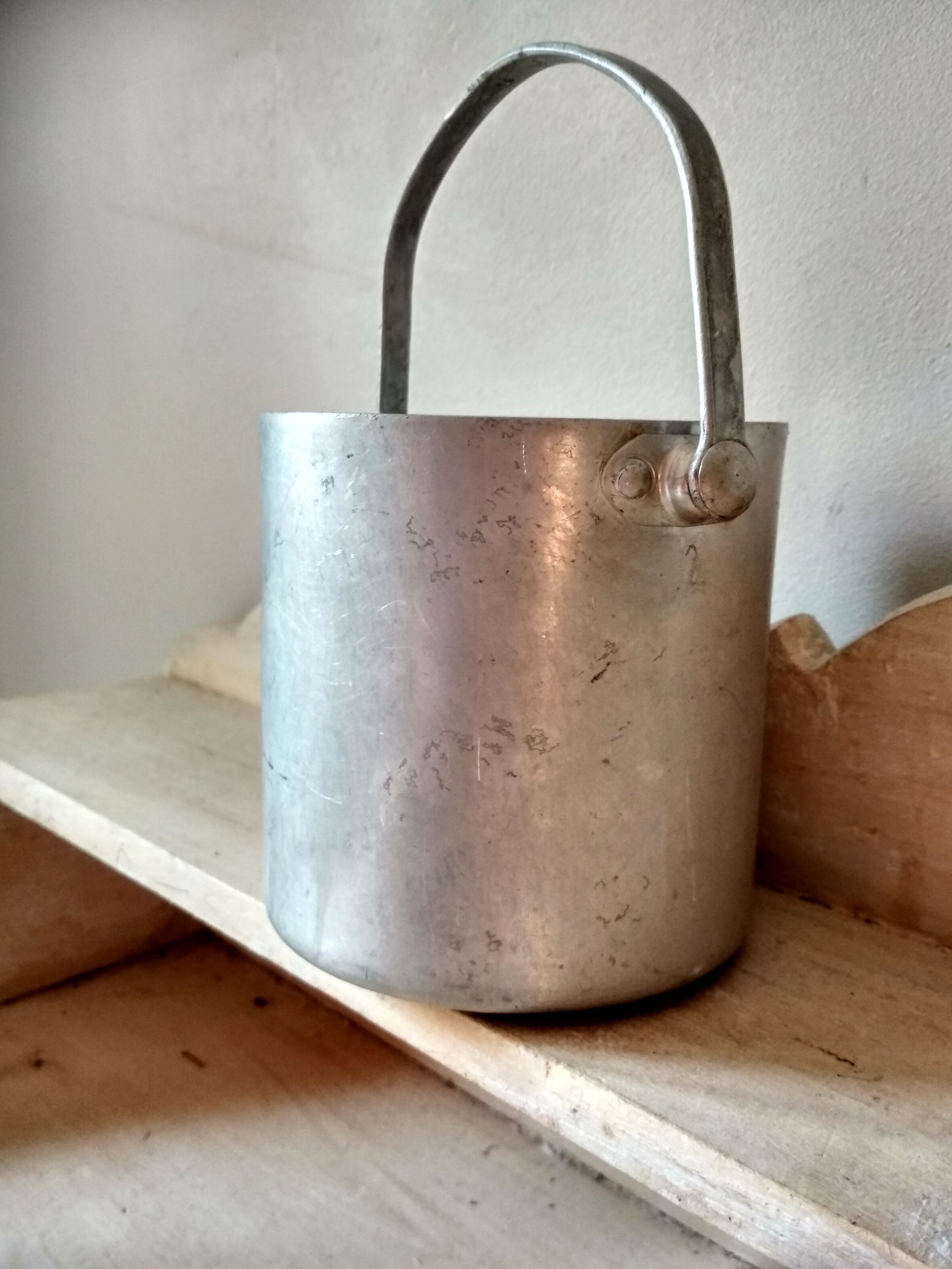 Small aluminum bucket with handle - - kitchen cutlery door