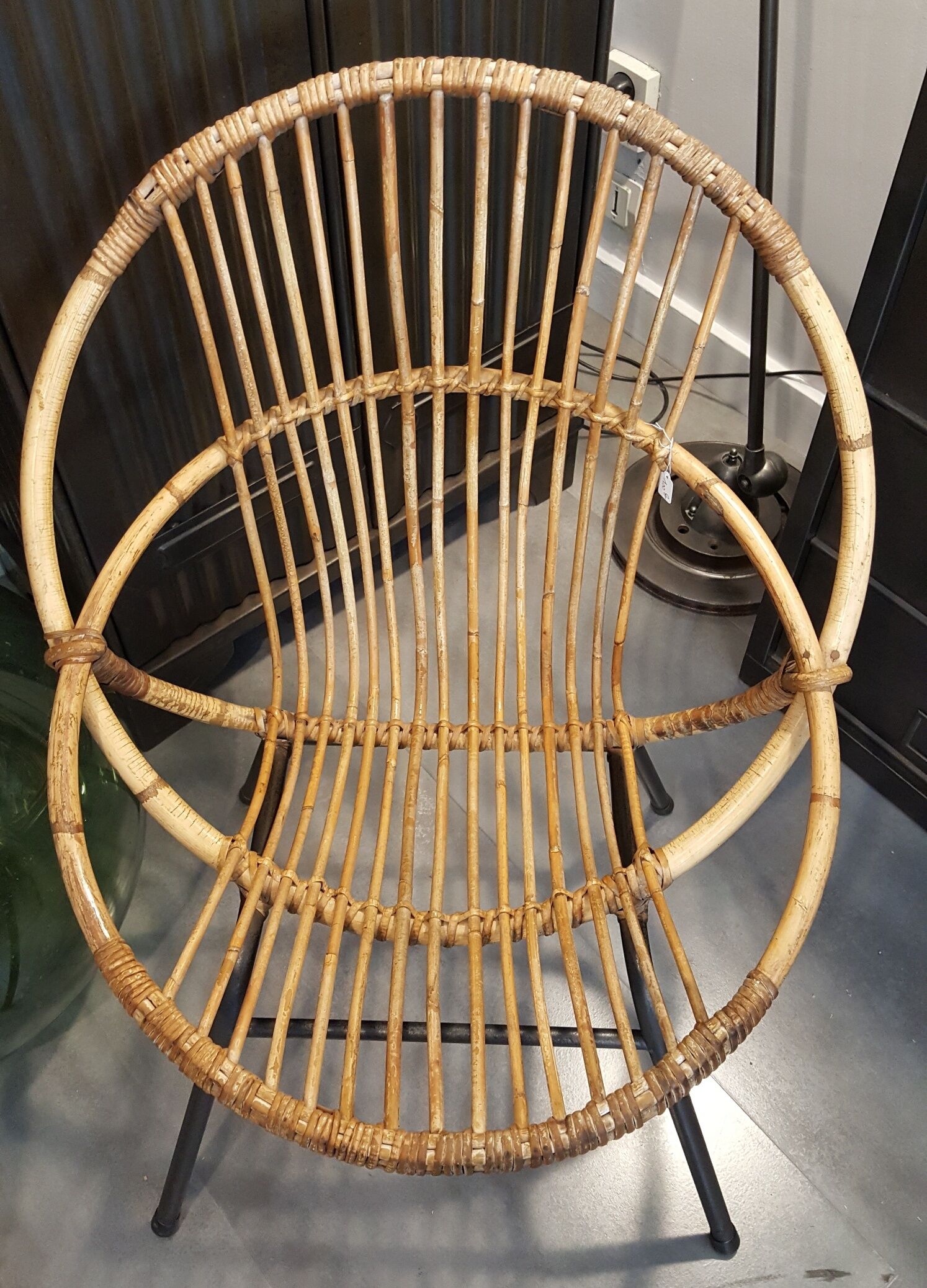 Fauteuil rotin pieds acier
