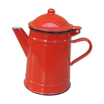 Red enamelled coffee maker