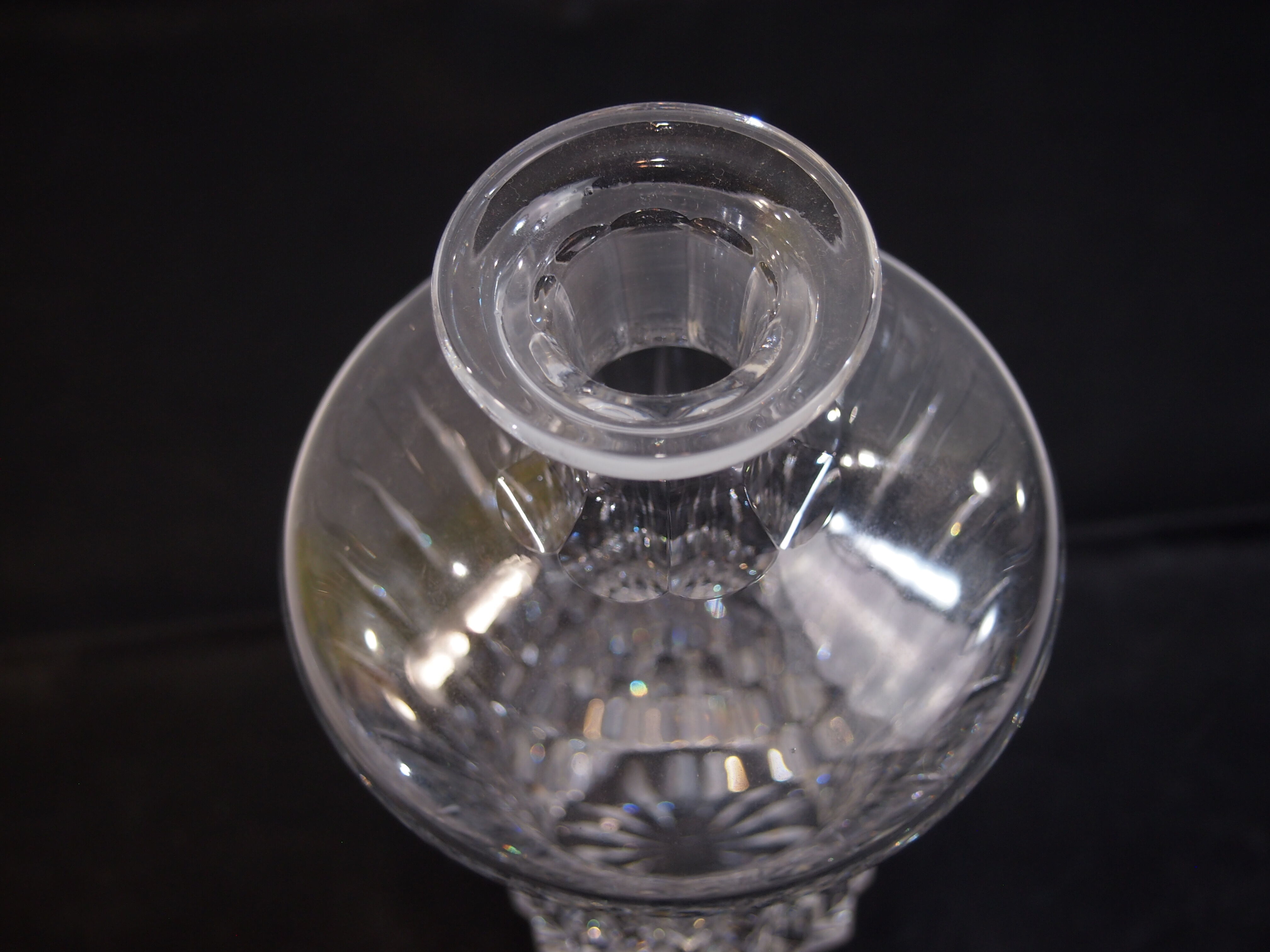 Ancient carafe with its cut crystal bouchon