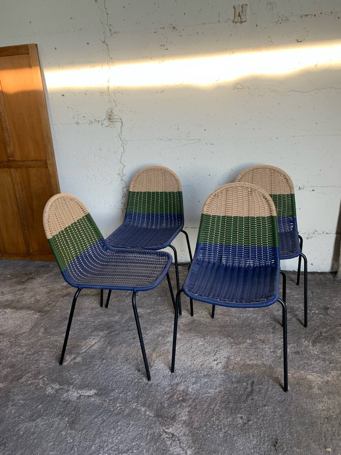4 terrace chairs