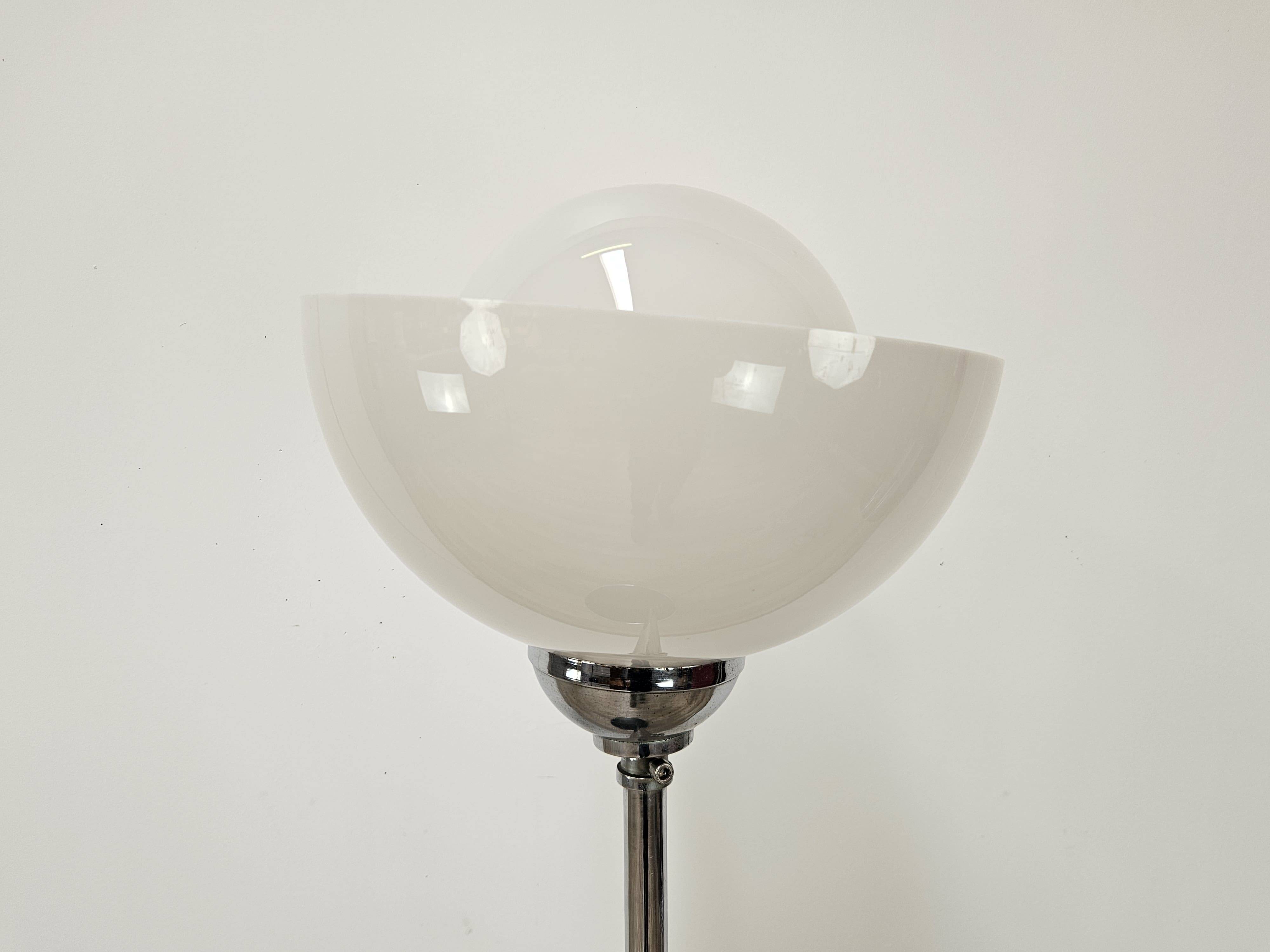 70's floor lamp in metal and white glass