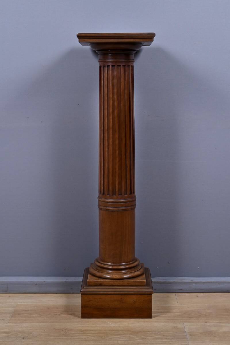 Solid walnut column, Louis XVI style – late 19th century