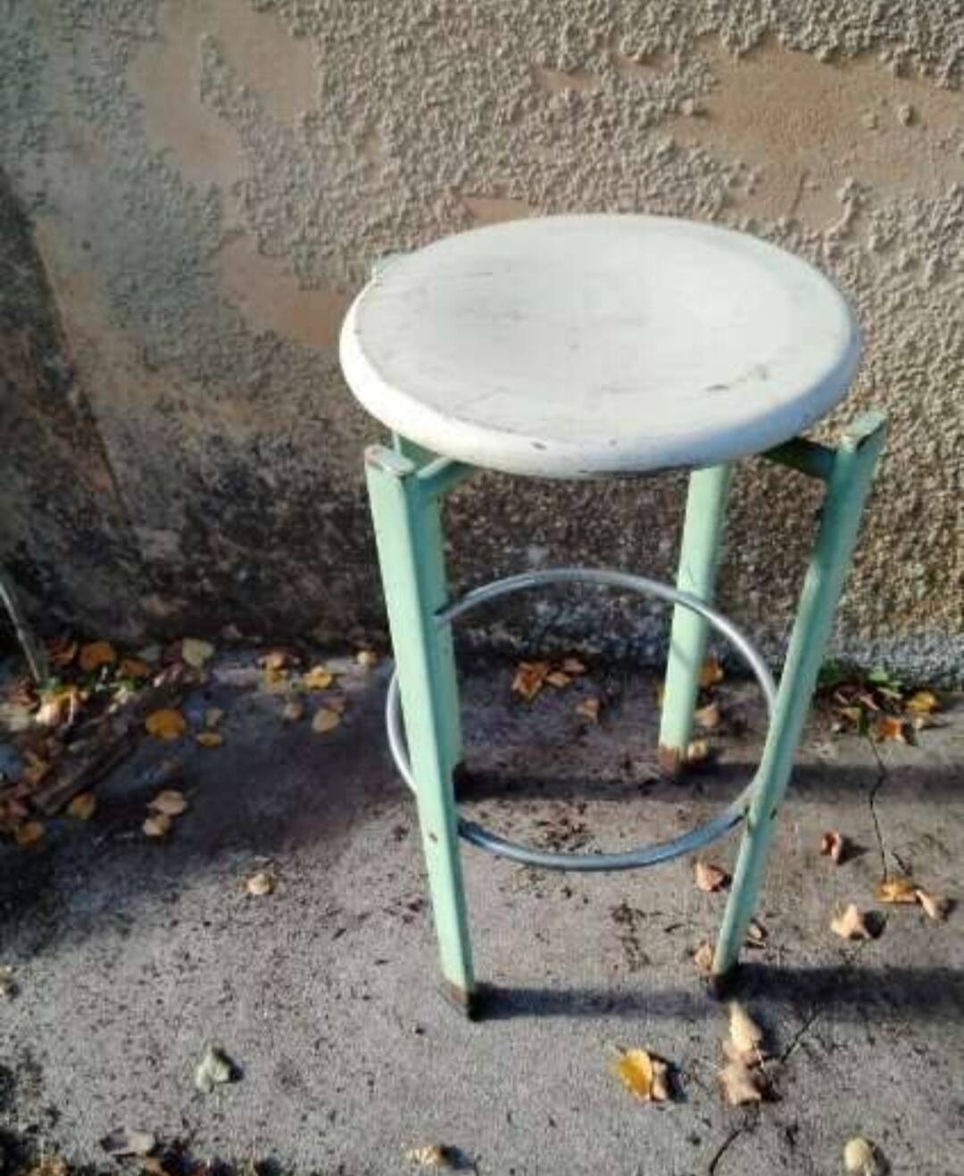 Paire de chaises de bar de couleur verte style usine