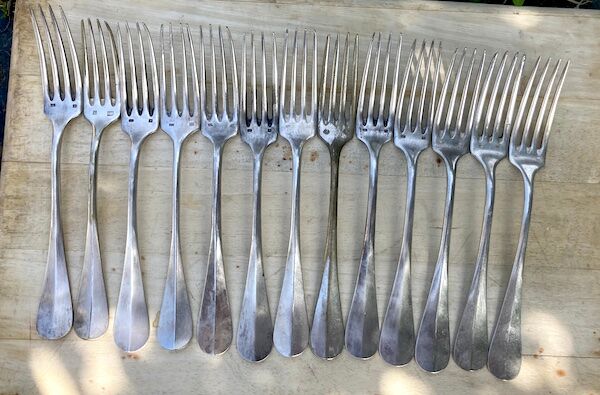 Fourchettes en métal alliage blanc avec poinçon