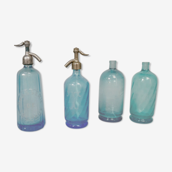 Lot de 4 siphons de bistrot en verre bleu d'époque 1900