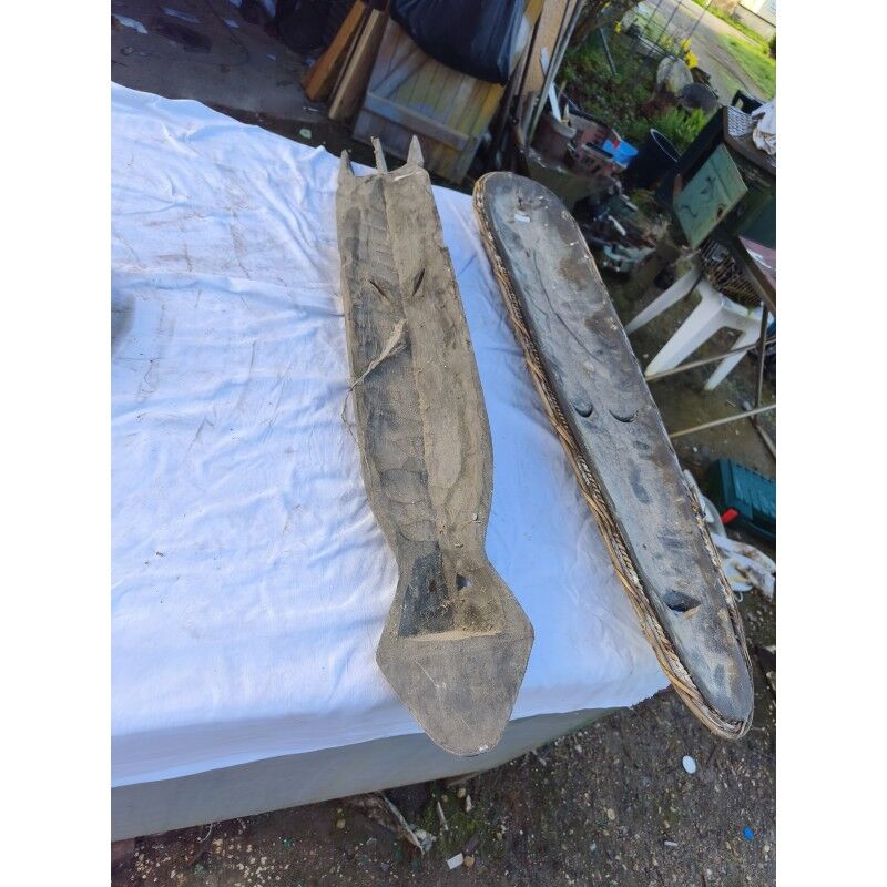 2 wooden masks Africa