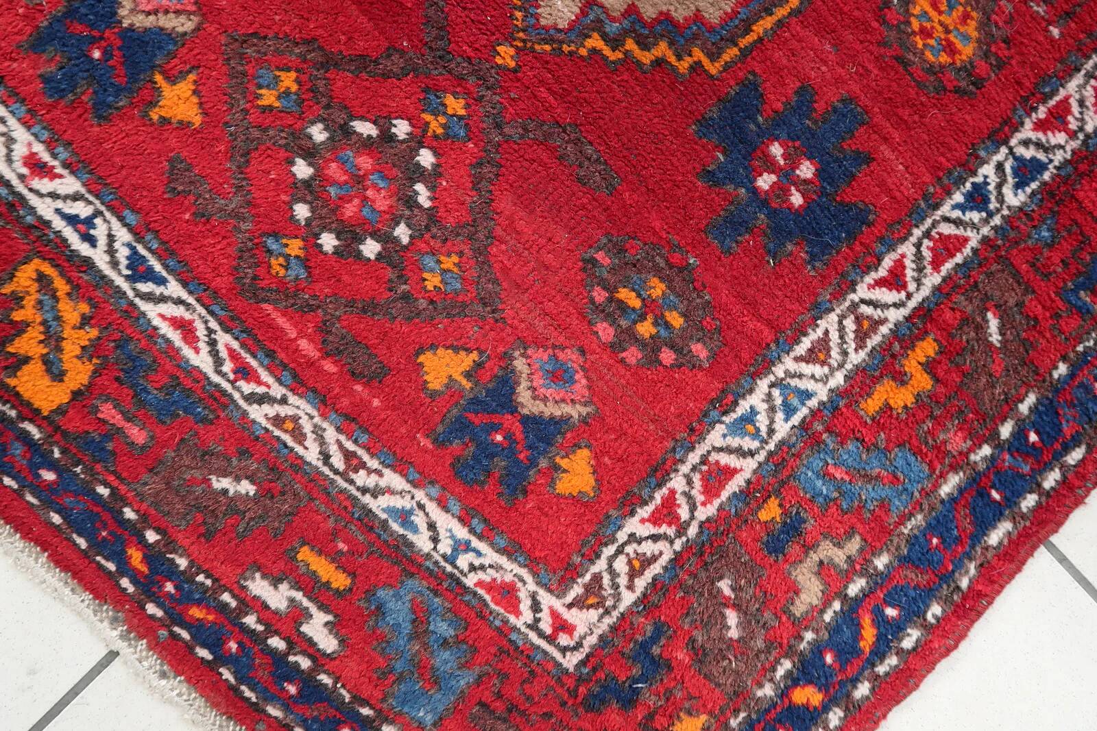 Handmade vintage Persian Hamadan rug 3.2' x 6.2' (100cm x 191cm) 1970s