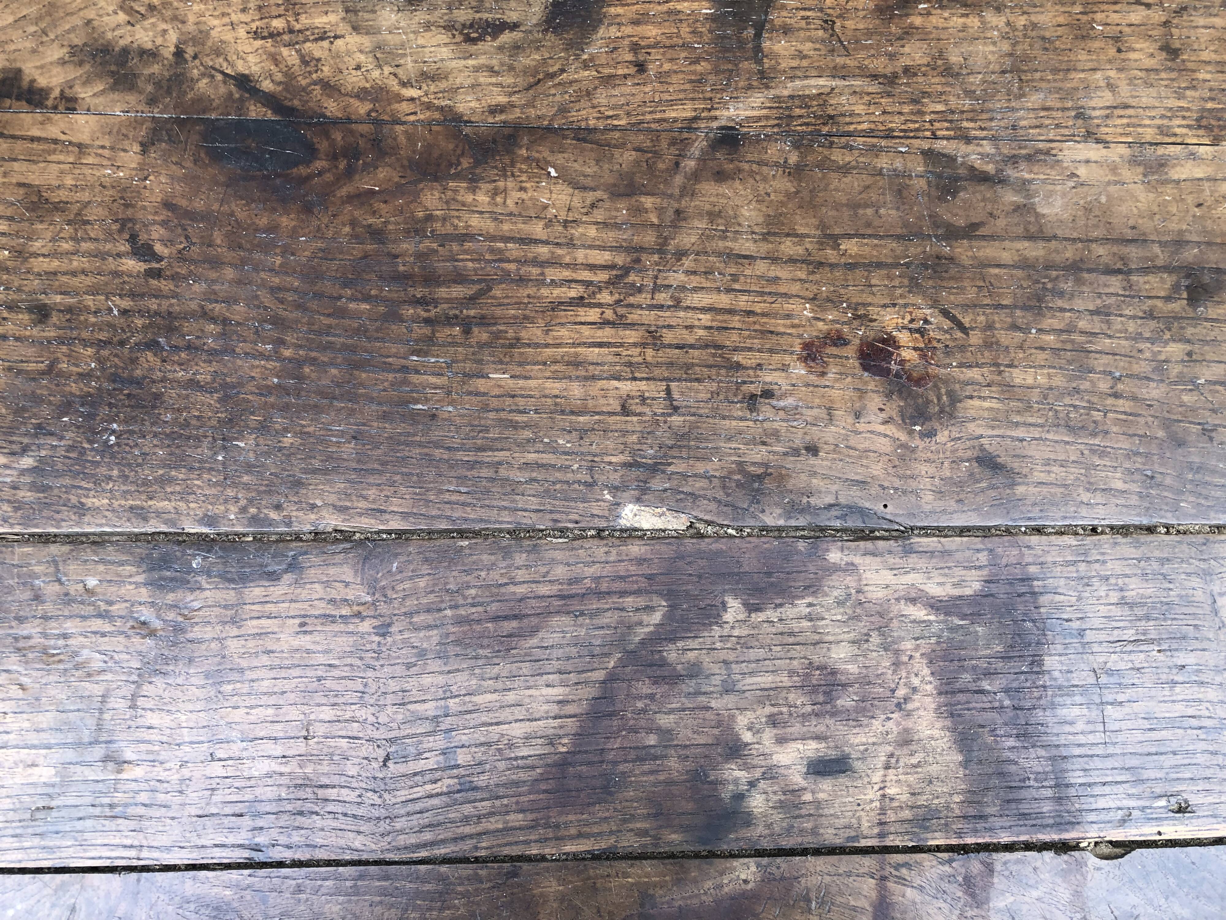 Rustic antique farmhouse table in solid oak with 1 drawer.