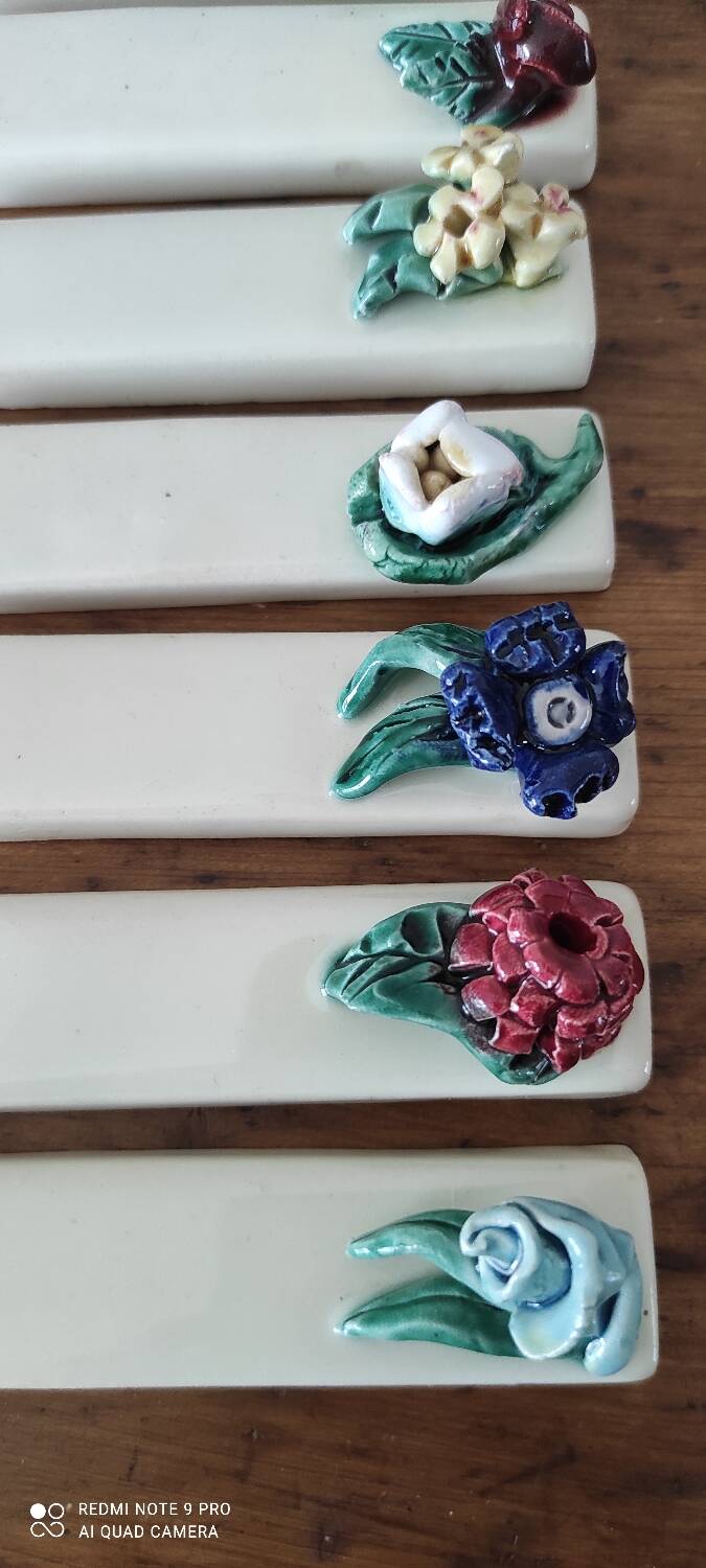 Ceramic knife holder