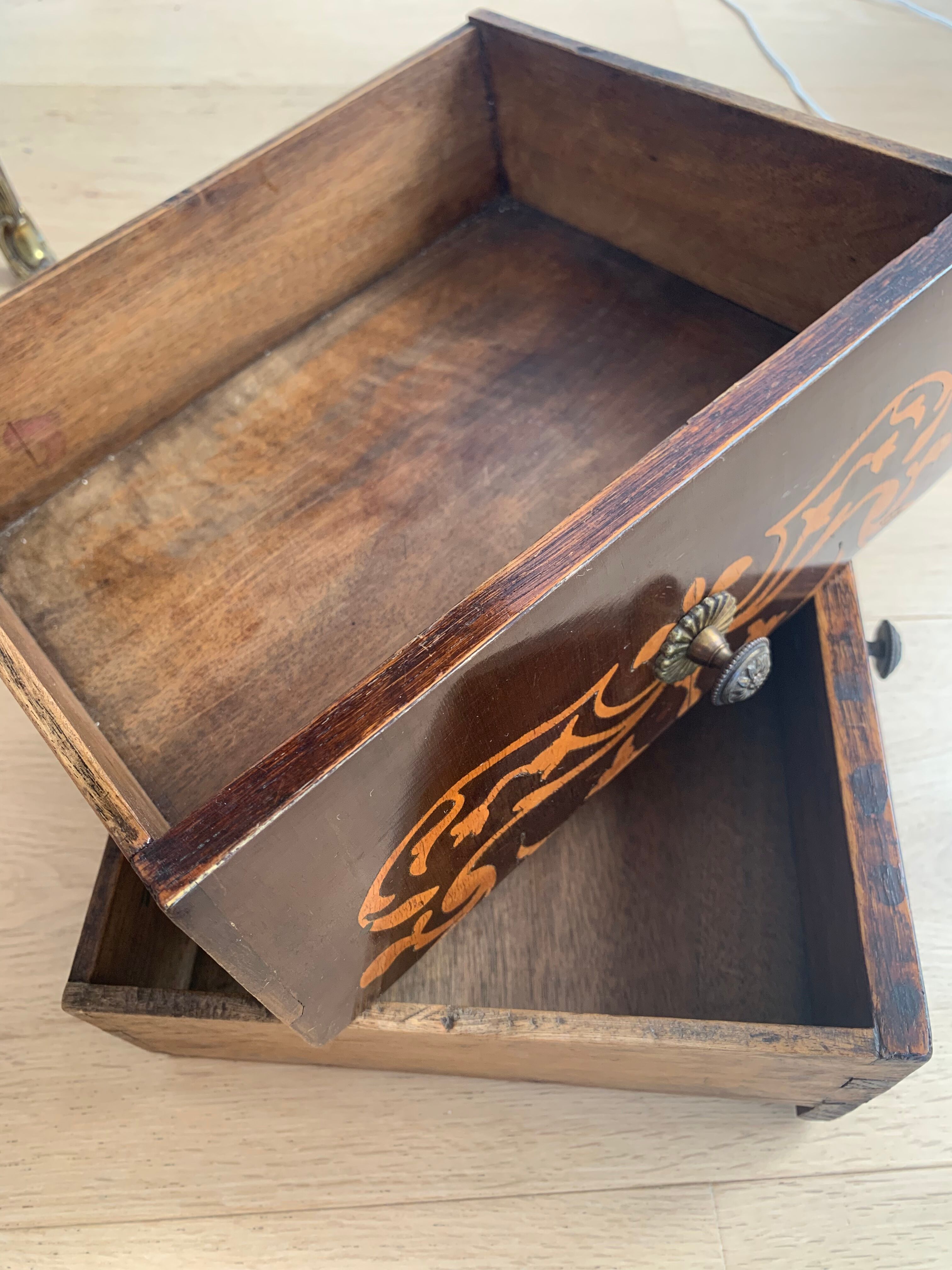 Chevet en marqueterie et marbre 18ème siècle