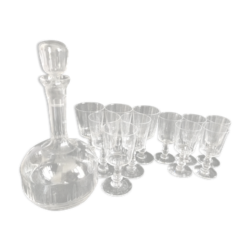 Lot de 11 verres et 1 carafe à vin