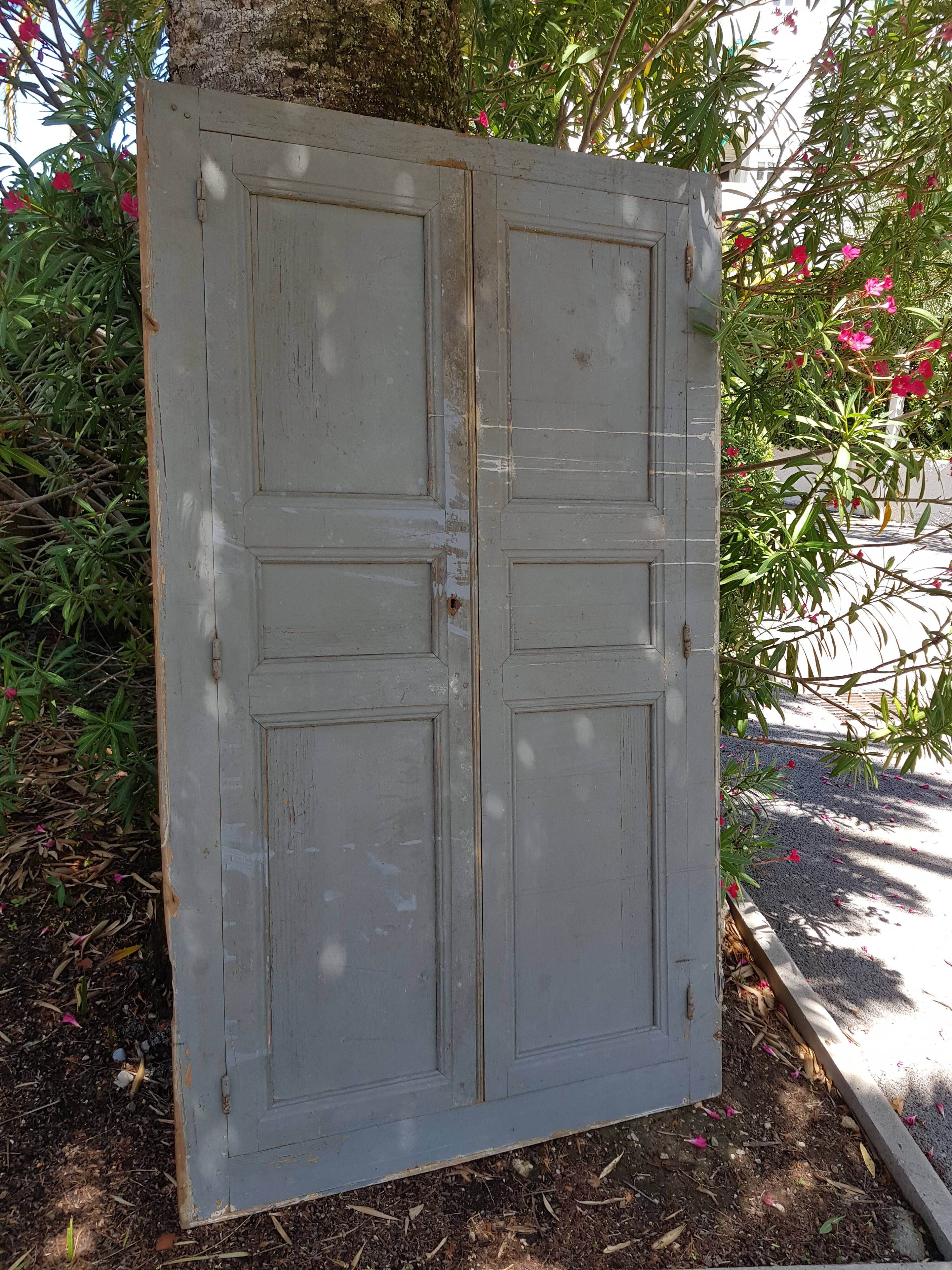 Wall closet door