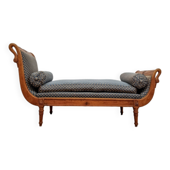 Old chaise longue / bench seat after Empire