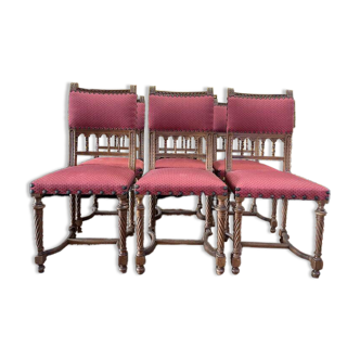 6 chaises en noyer sculpté style Renaissance