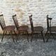 Chaises de bistrot dépareillées