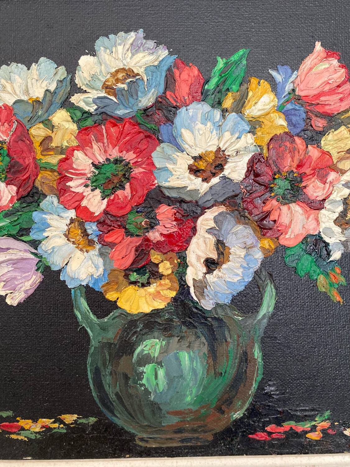 Old oil on canvas depicting a bouquet of flowers