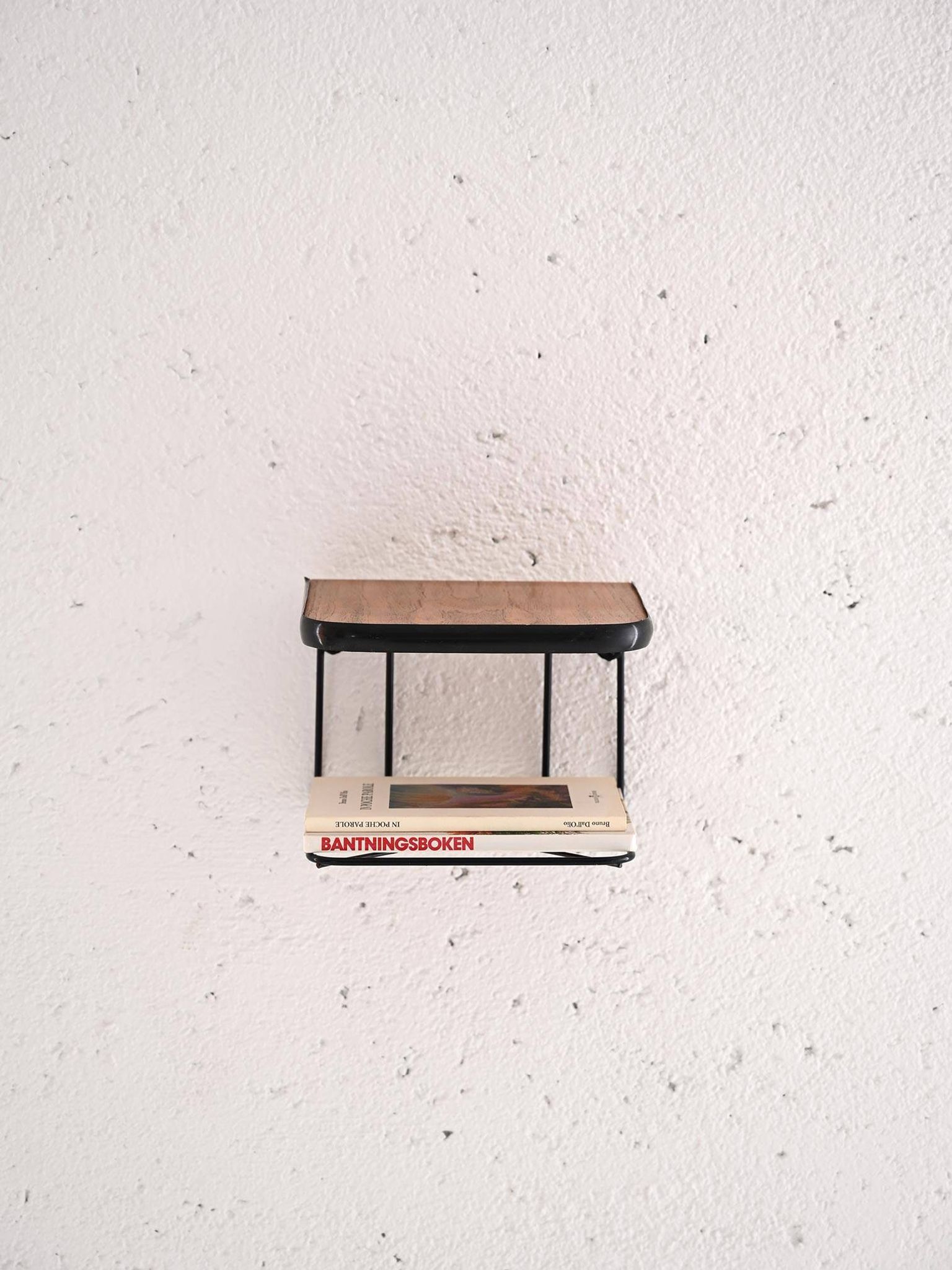Table de nuit suspendue en teck et métal