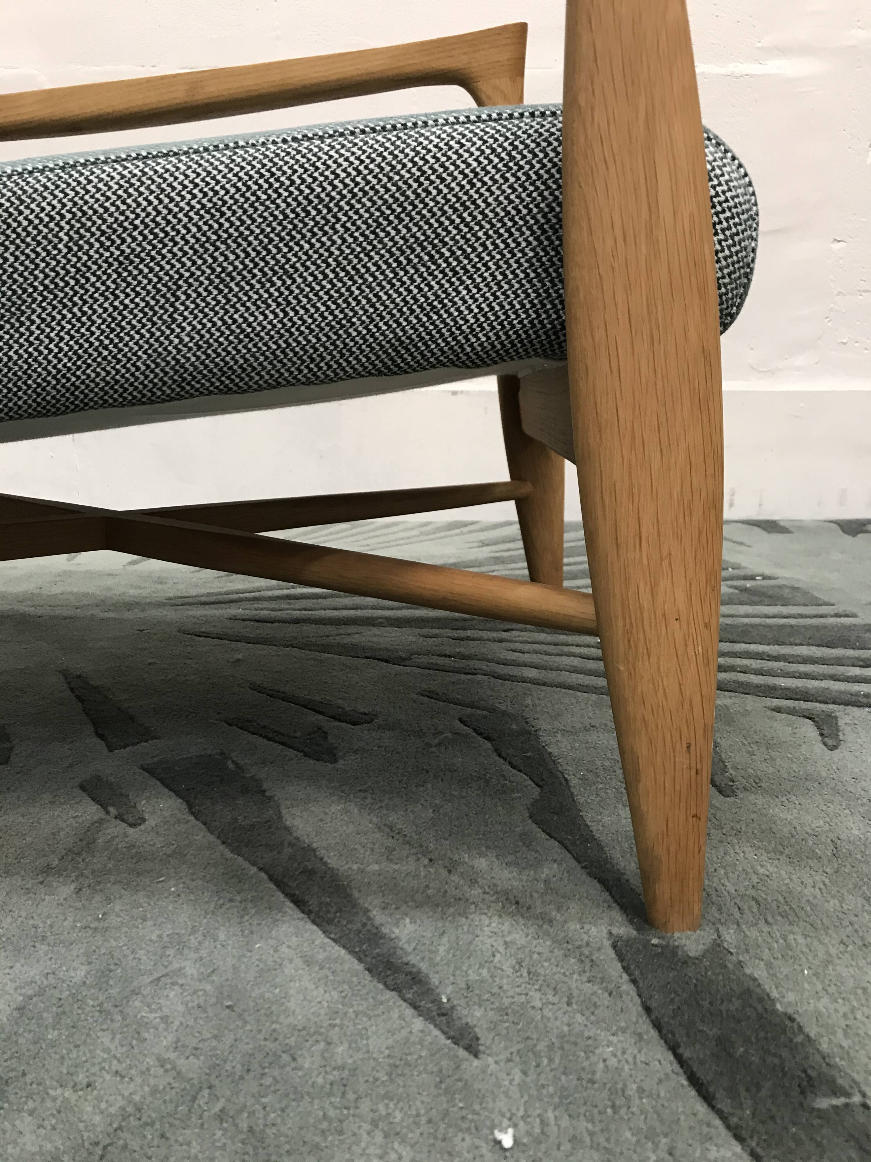 Floating zag celadon Red Edition chair