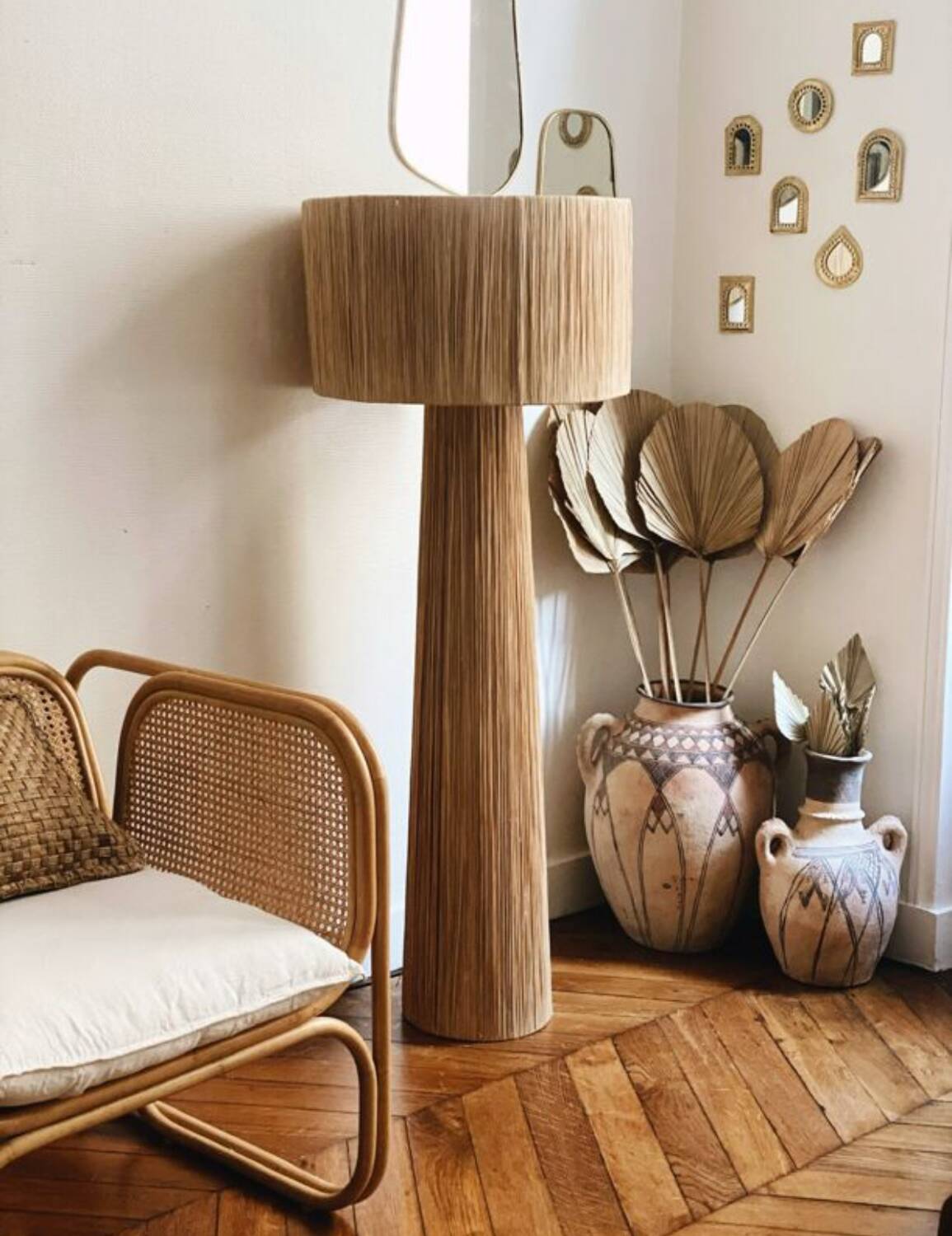 Lampadaire en raphia naturel