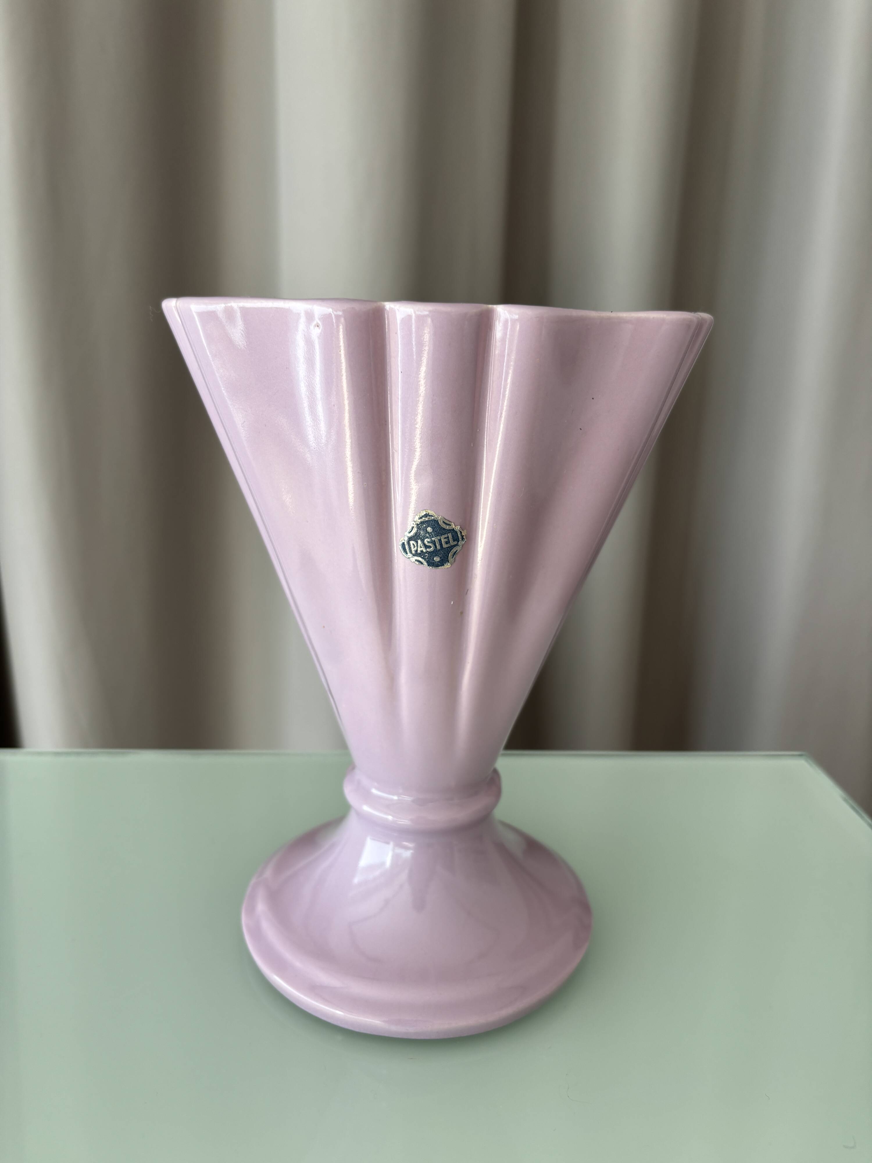 Vintage Art Deco vase in pastel pink ceramic