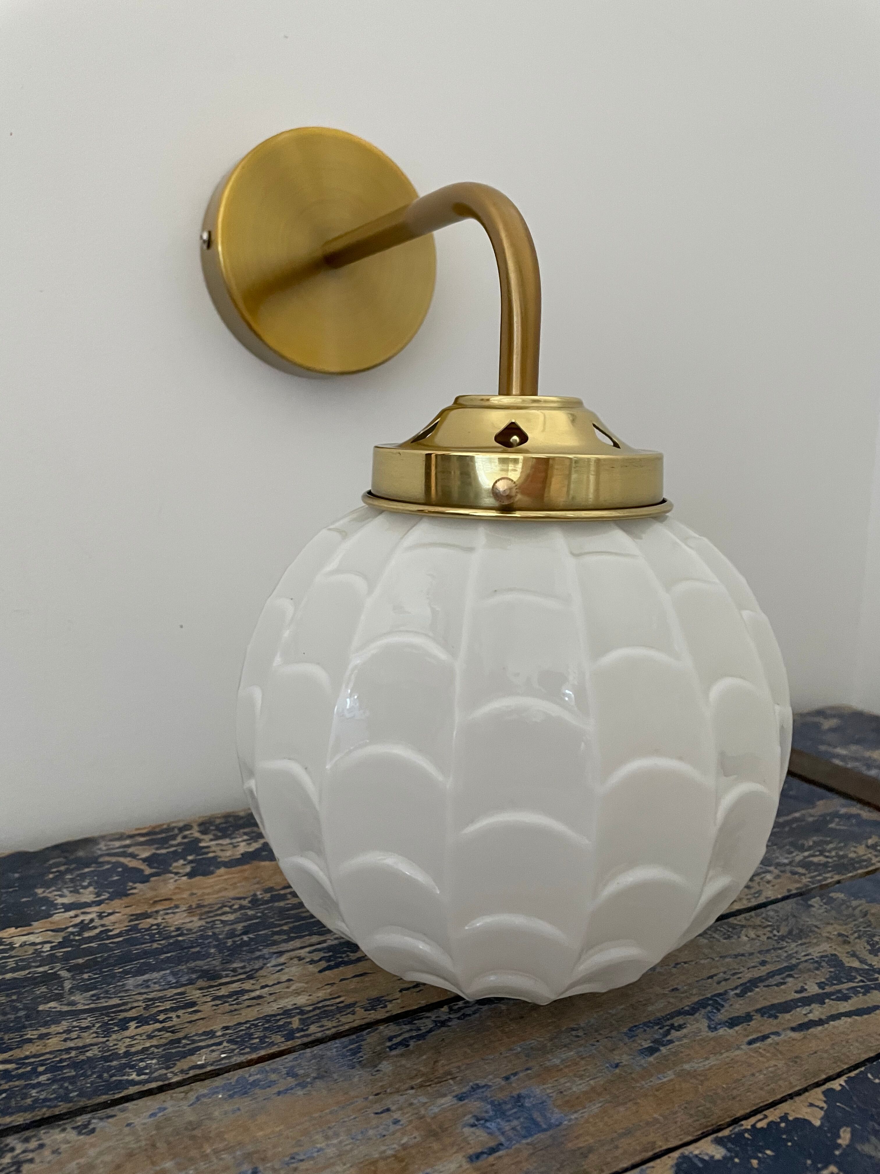 Art deco wall lamp