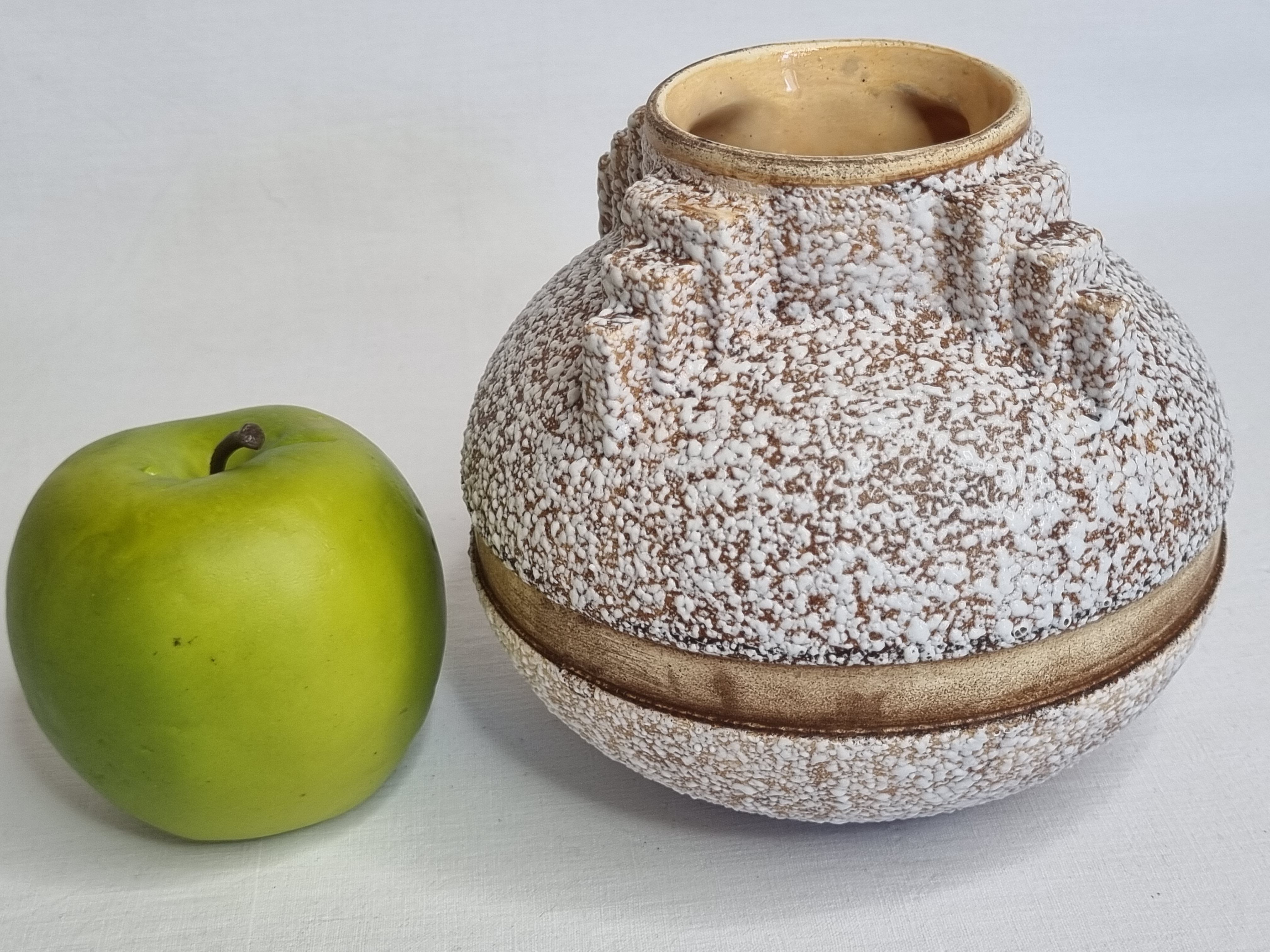 Art Deco ball vase, in tense enamel, 30s