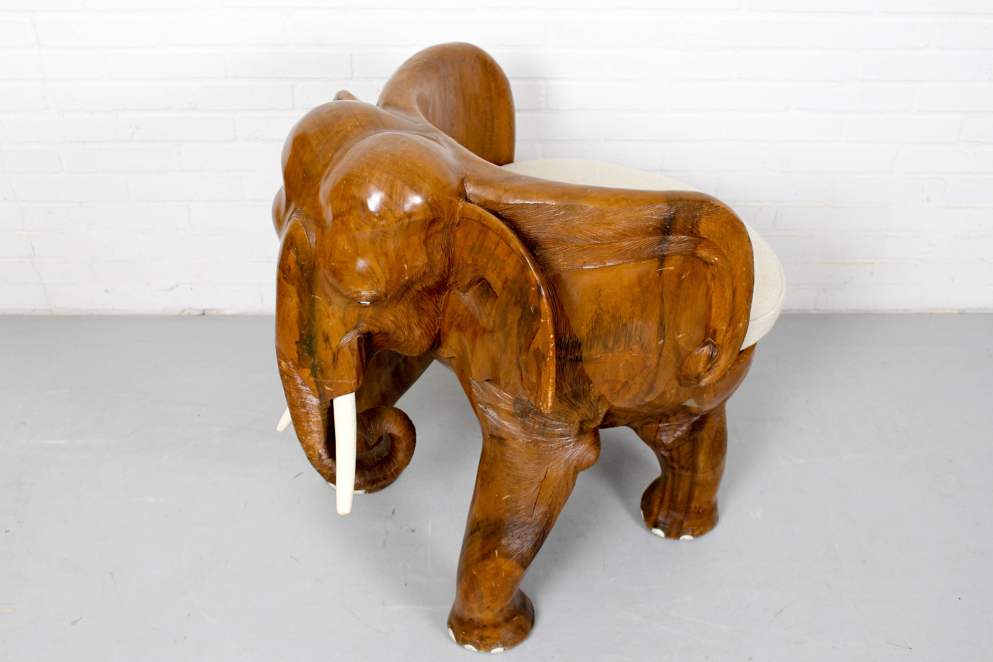 Chaise Installer Sur Un éléphant En Asie
