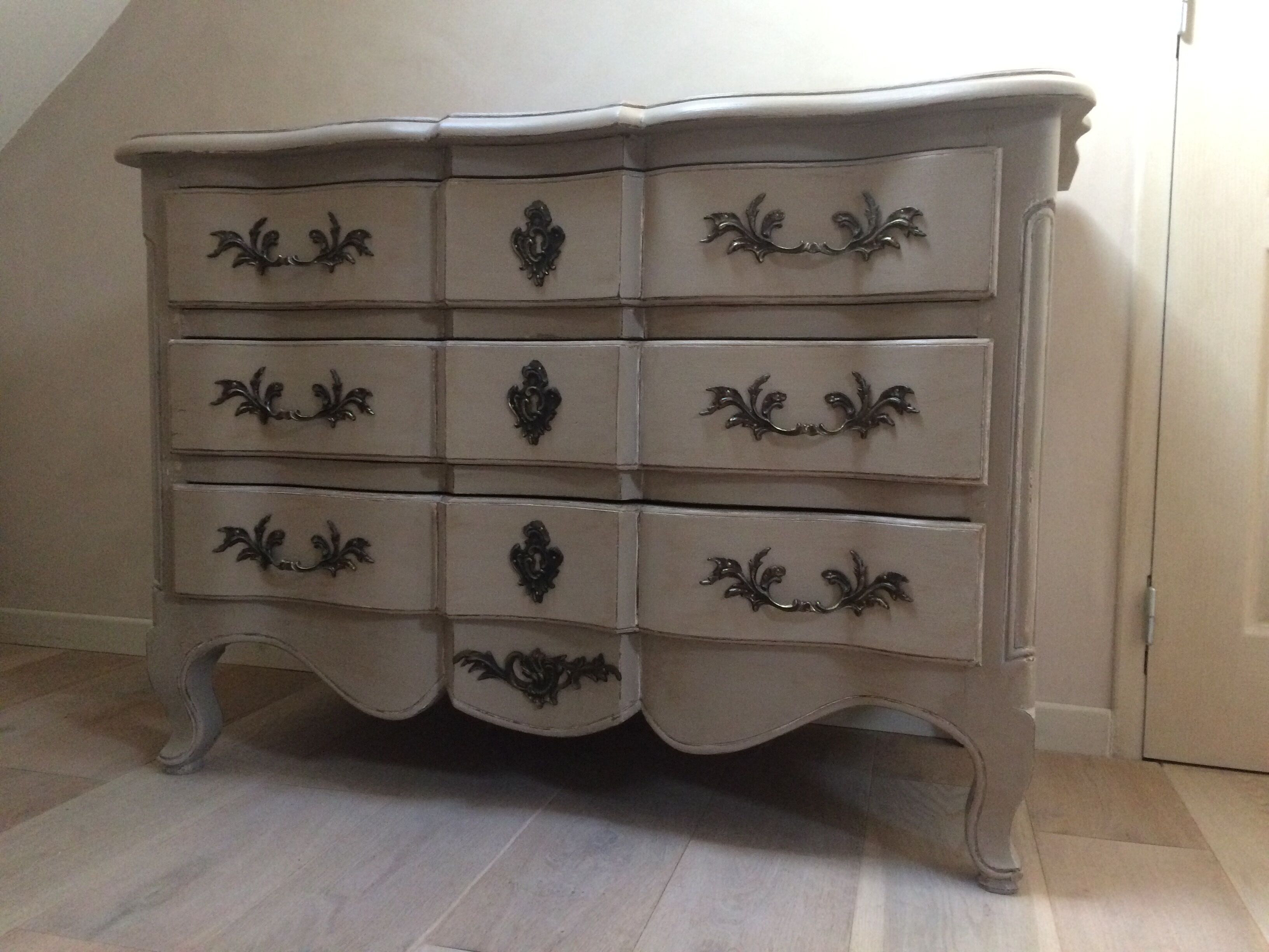 Dresser Louis XV crossbow patina