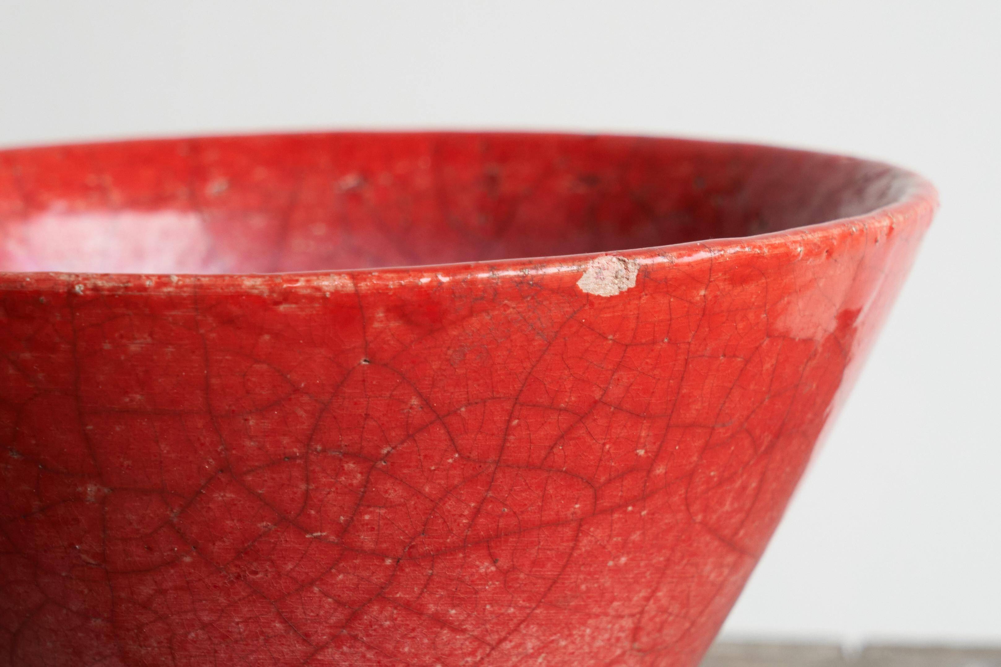 Cracked "Sang de Boeuf" bowl, glazed, early 20th century