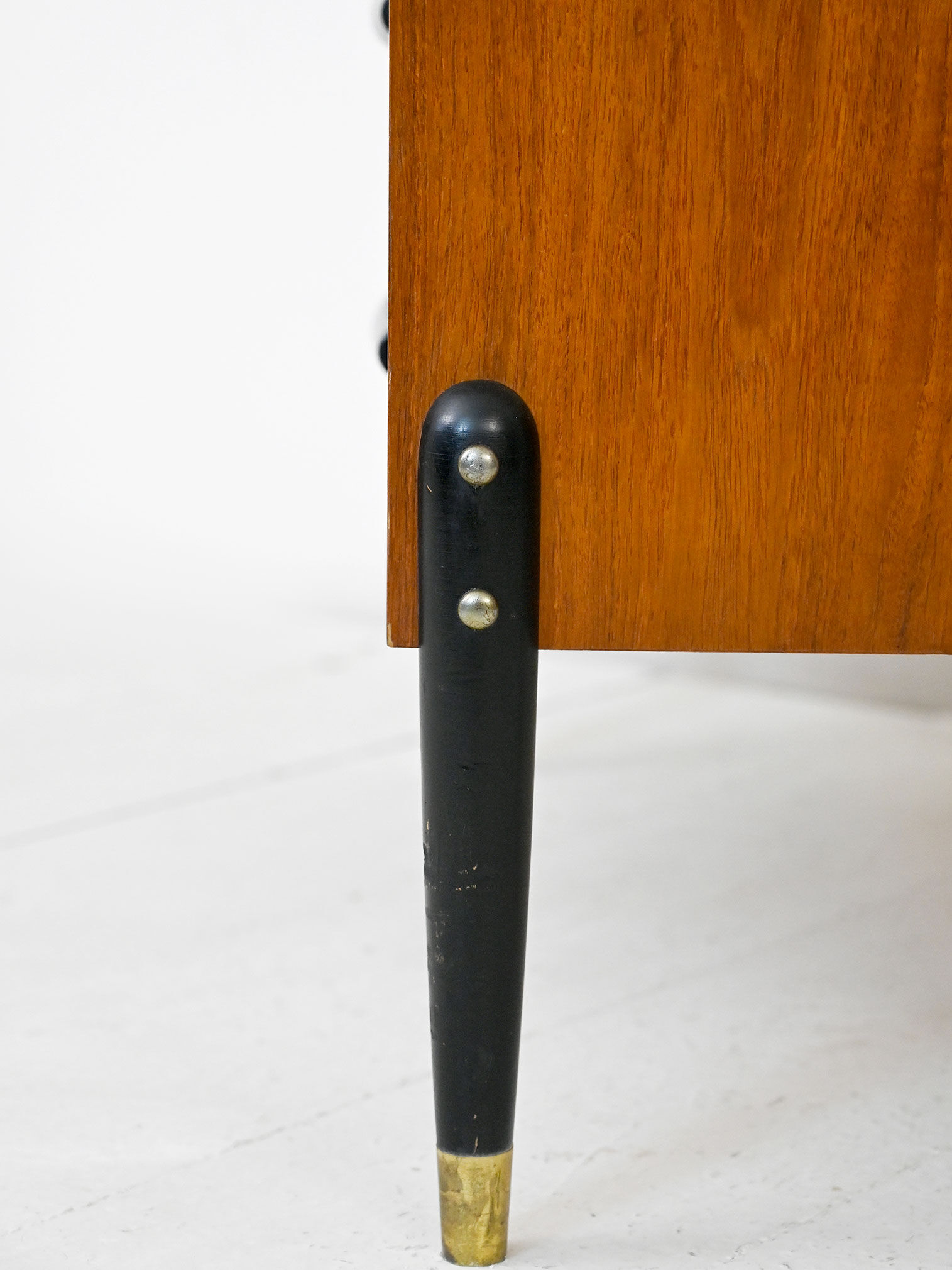Chest of drawers secretary