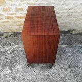 Entrance furniture with vintage wheels