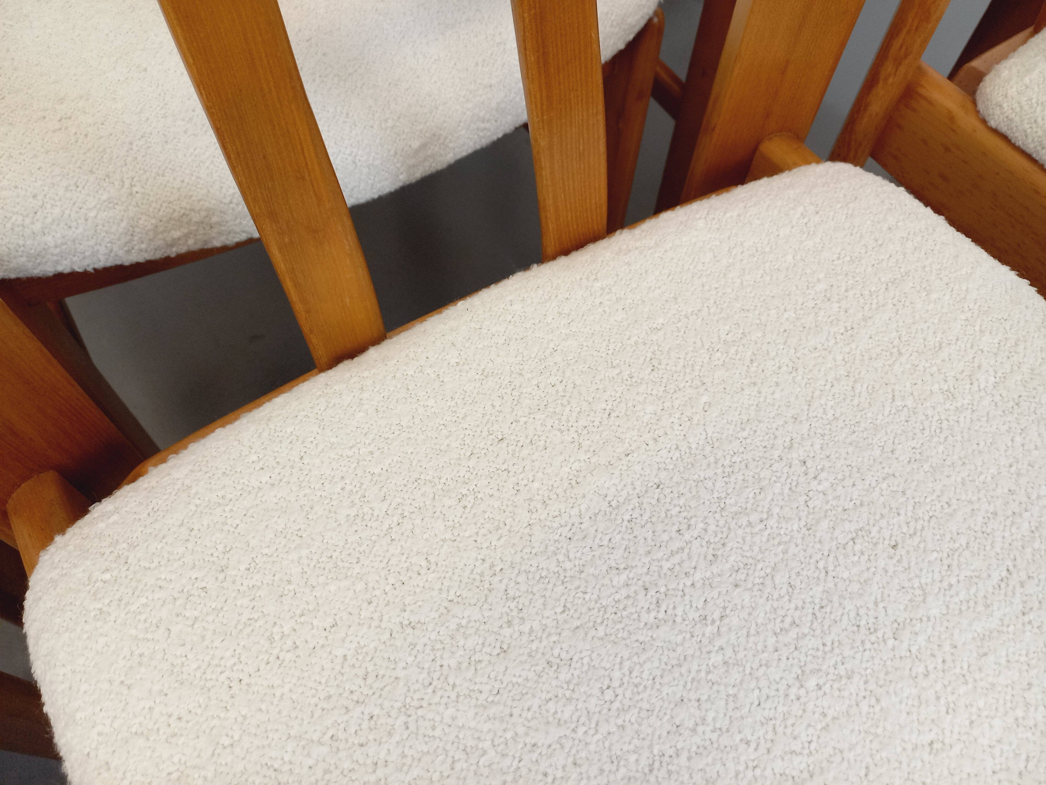 Set of 6 vintage chairs in elm wood and bouclé fabric from the 70s