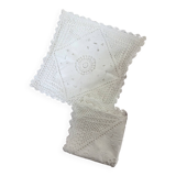 2 housses de coussin brodées et crochetées