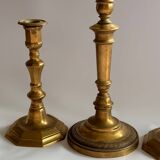 Ensemble de 3 bougeoirs en bronze et laiton XIXe siècle