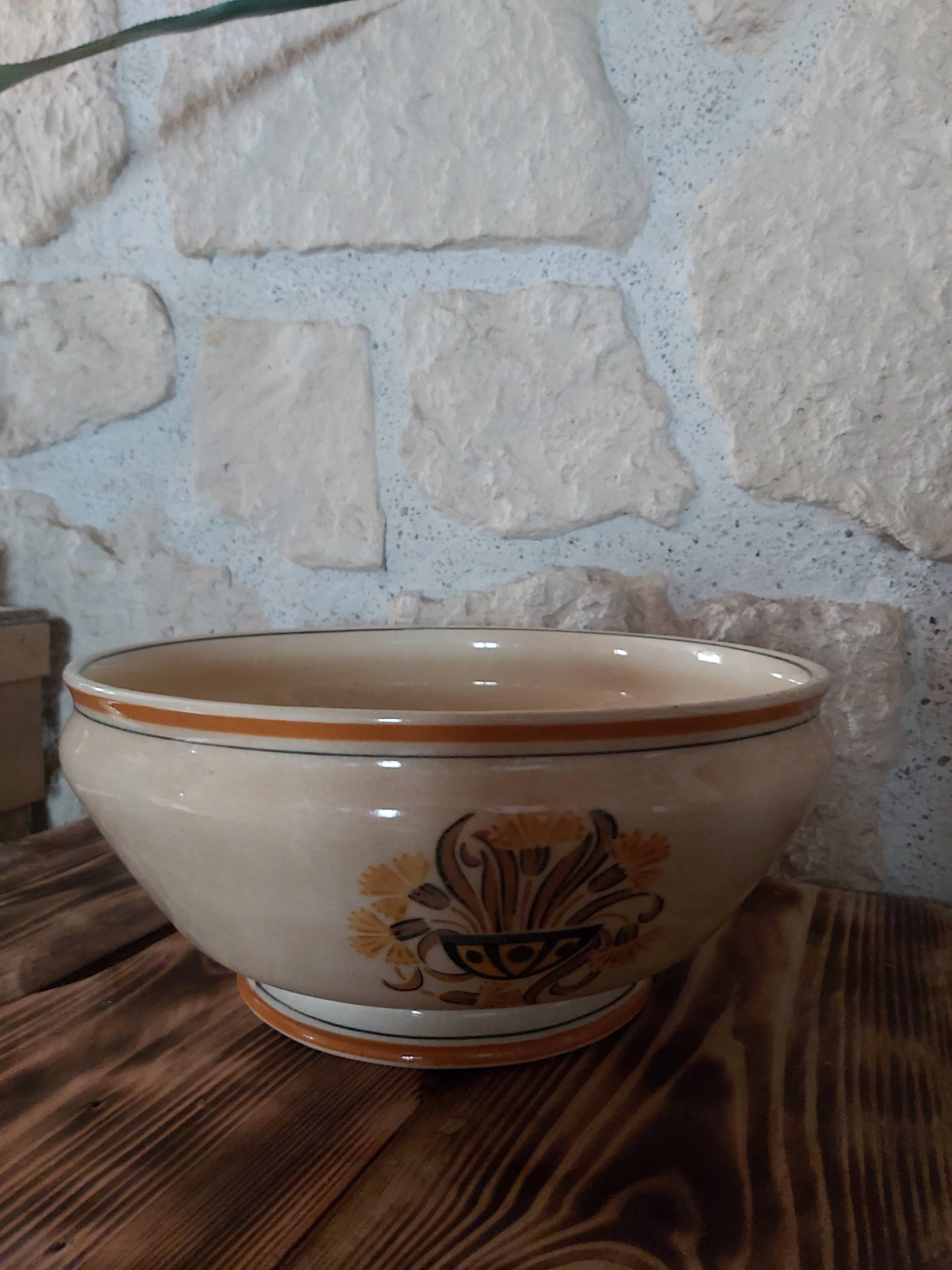 Salad bowl Creil and Montereau pattern Carnations