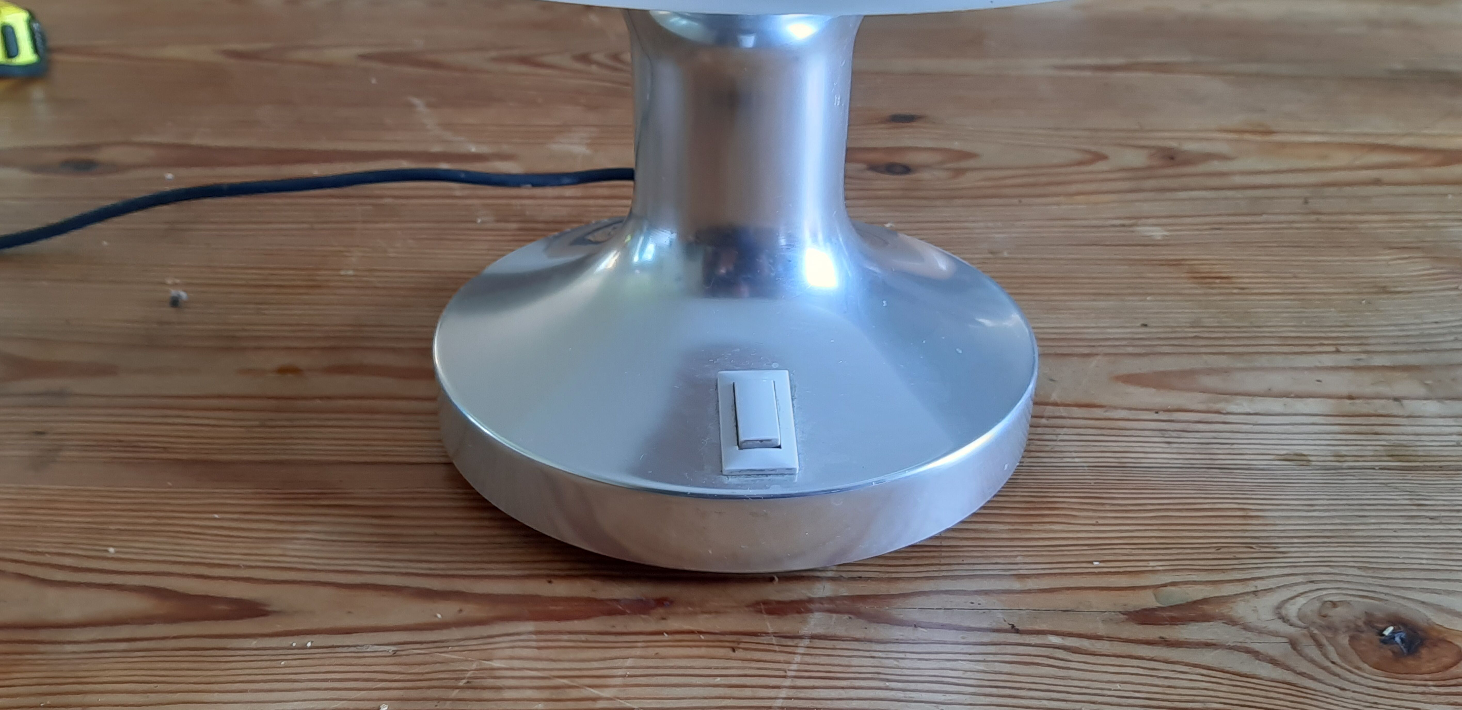 Vintage lamp from the 70s white opaline