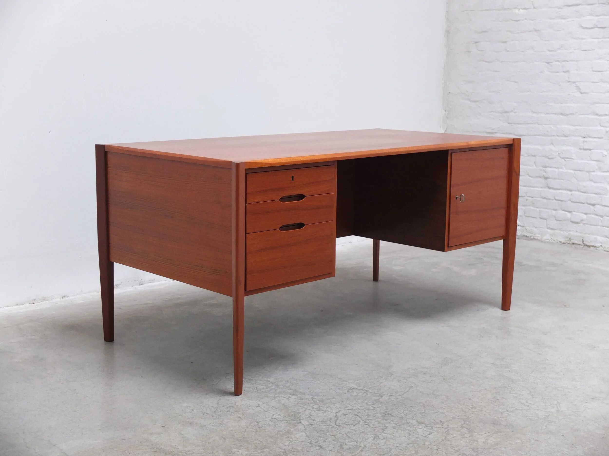 Freestanding desk with Bookshelf by Wilhelm Renz, 1960s