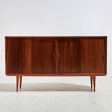 Model 19 teak highboard by gunni omann for omann jun møbelfabrik (mk10397)