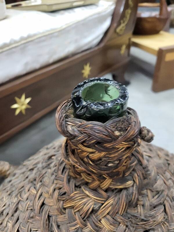 Fat dame jeanne with her braided hair