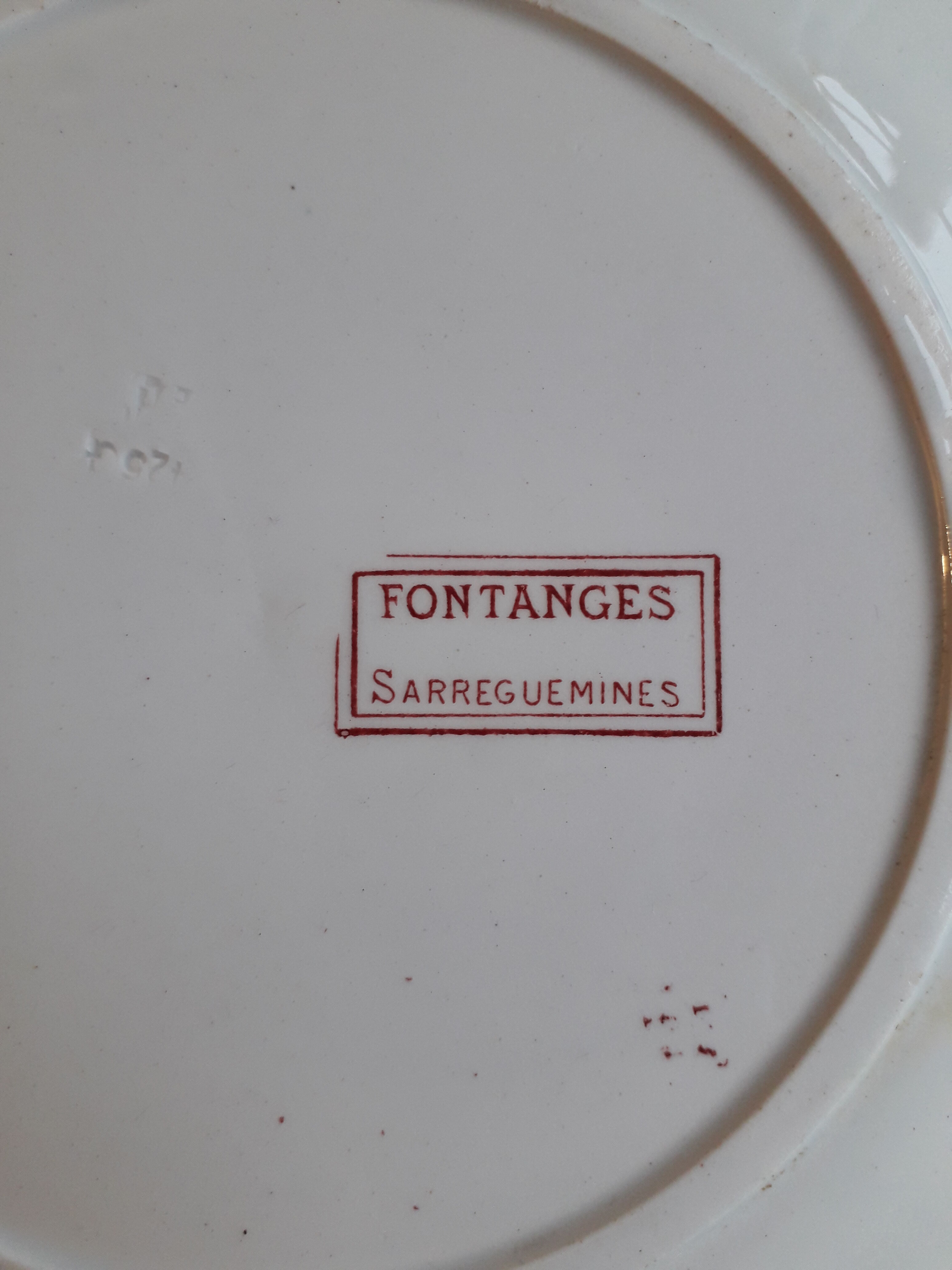 Duo d'assiette en faïence de Sarreguemines modèle fontanges