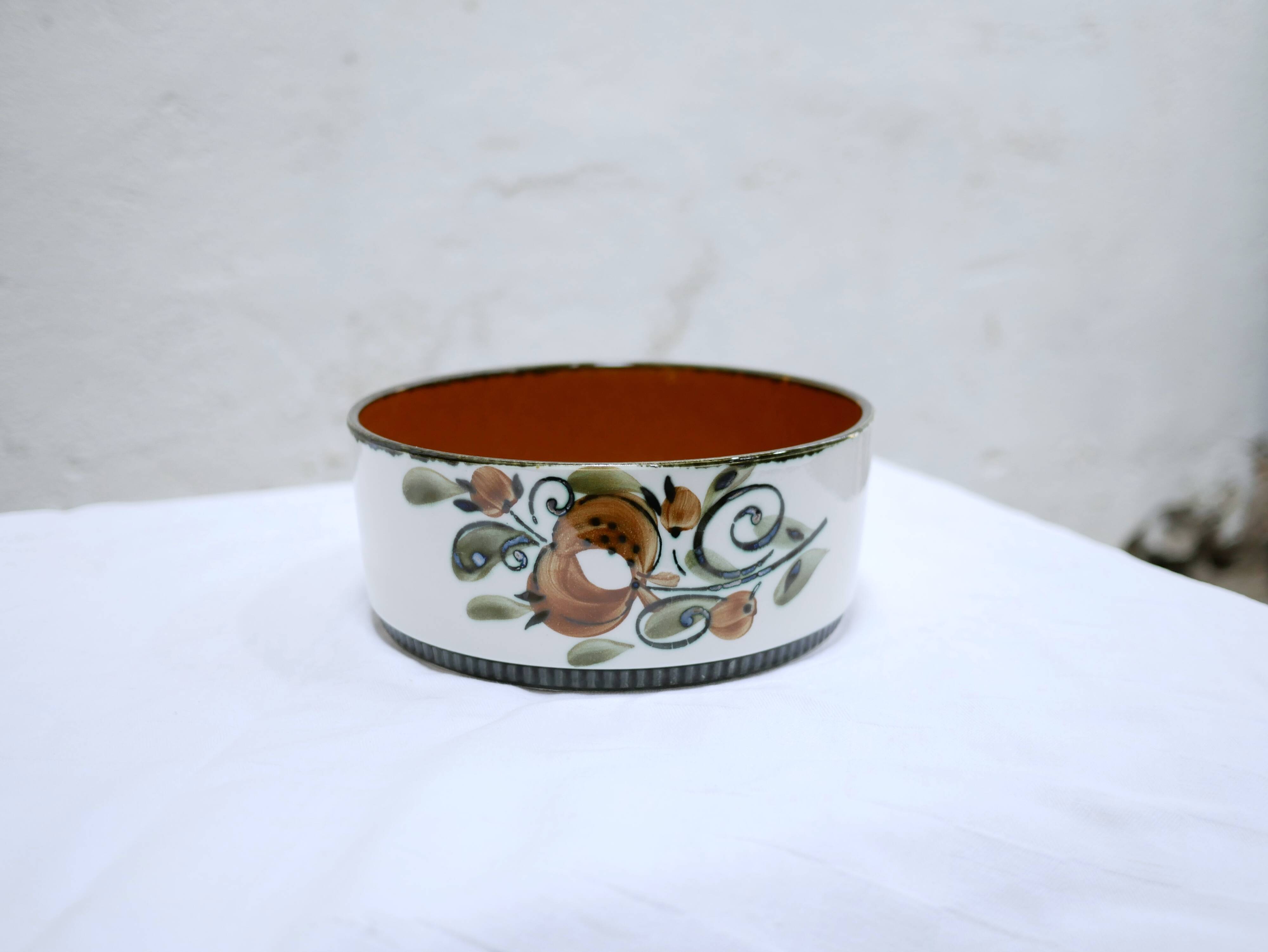 Vintage salad bowl published by Boch La Louvière