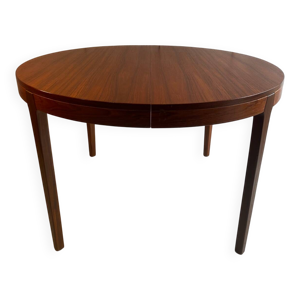 Table ronde scandinave