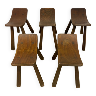 Set of 5 brutalist style stools in solid oak from the 1950s France