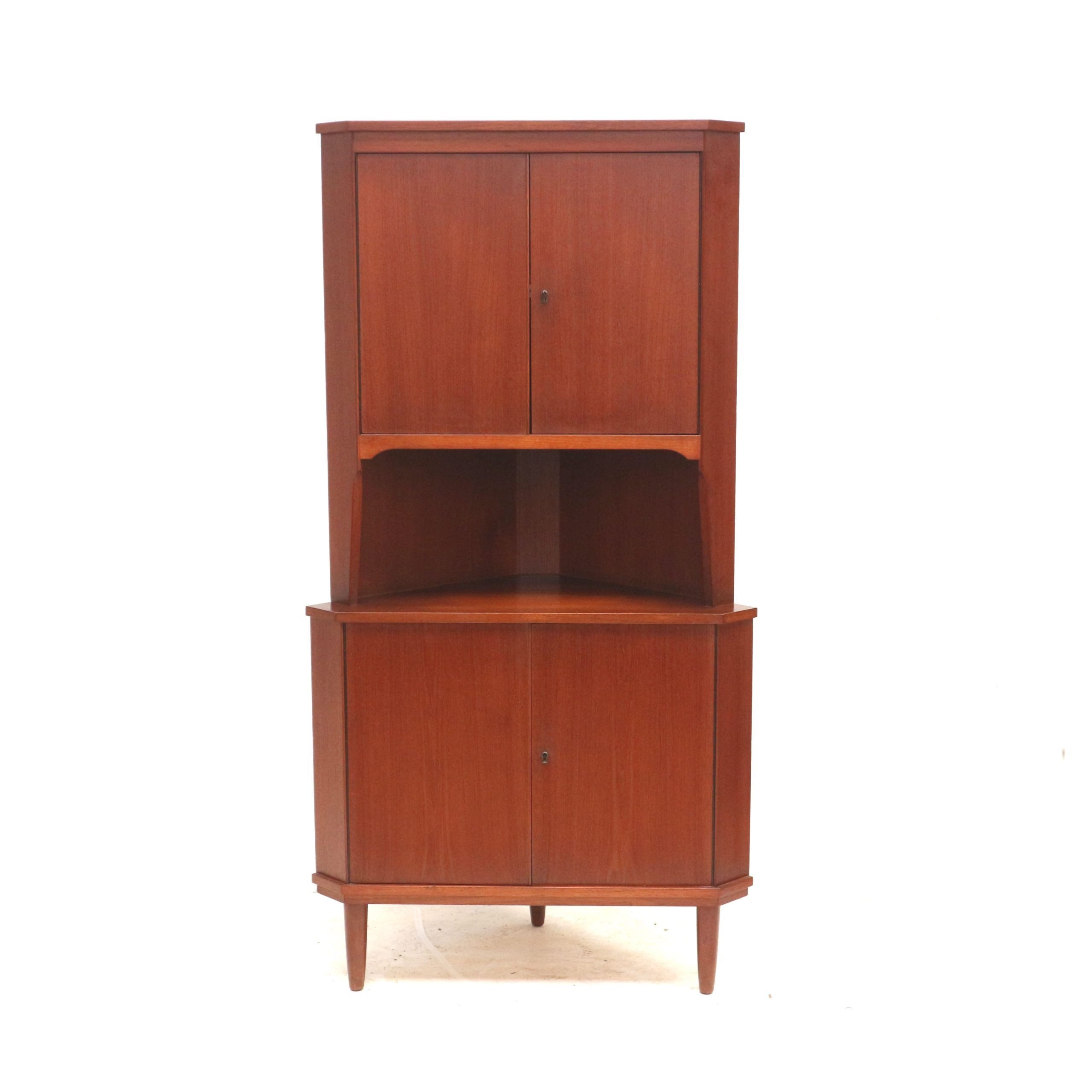 Vintage Danish design corner cabinet / sideboard from the 1960s