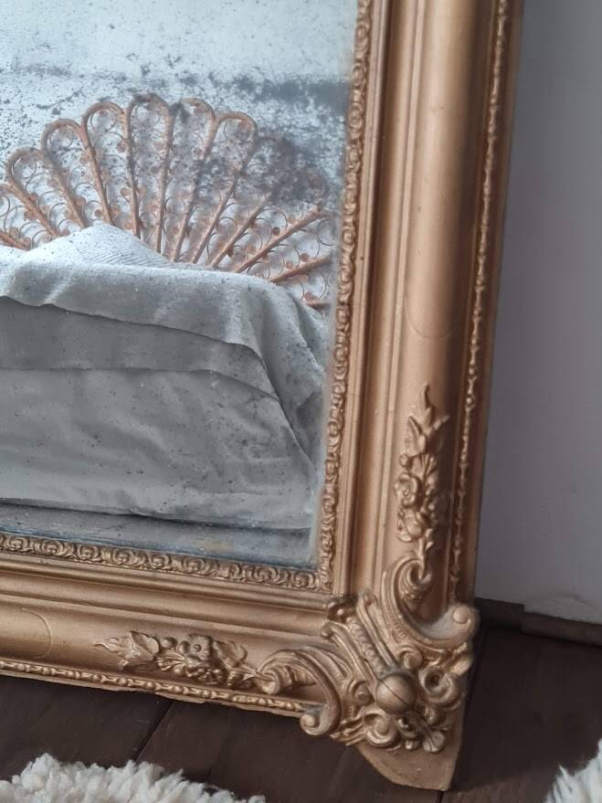 Antique rectangular mirror with mouldings 103 x 68