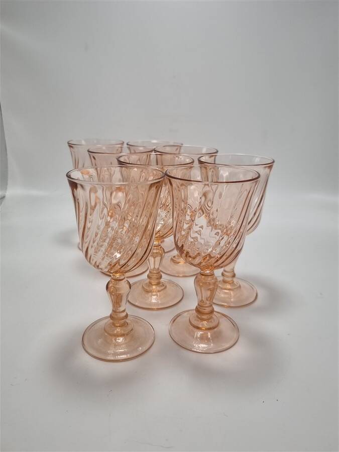 Set of 8 small Rosaline stemmed glasses