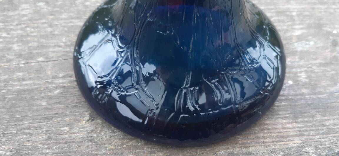 Vase soliflore ancien en verre soufflé
