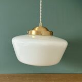 Suspension globe vintage en opaline blanche