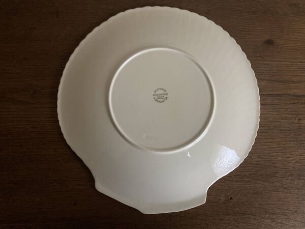 Plat neo classique coquille greek revival Wedgwood Etruria 1940